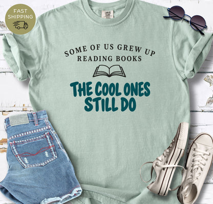Minimal book club shirt for readers, librarians, teachers, and bookstore lovers.