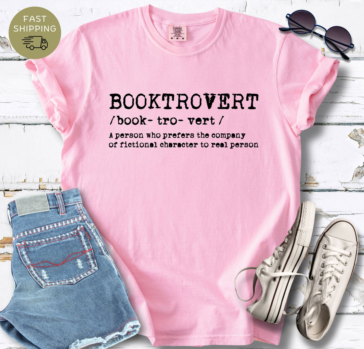 Booktrovert  Definition T-shirt