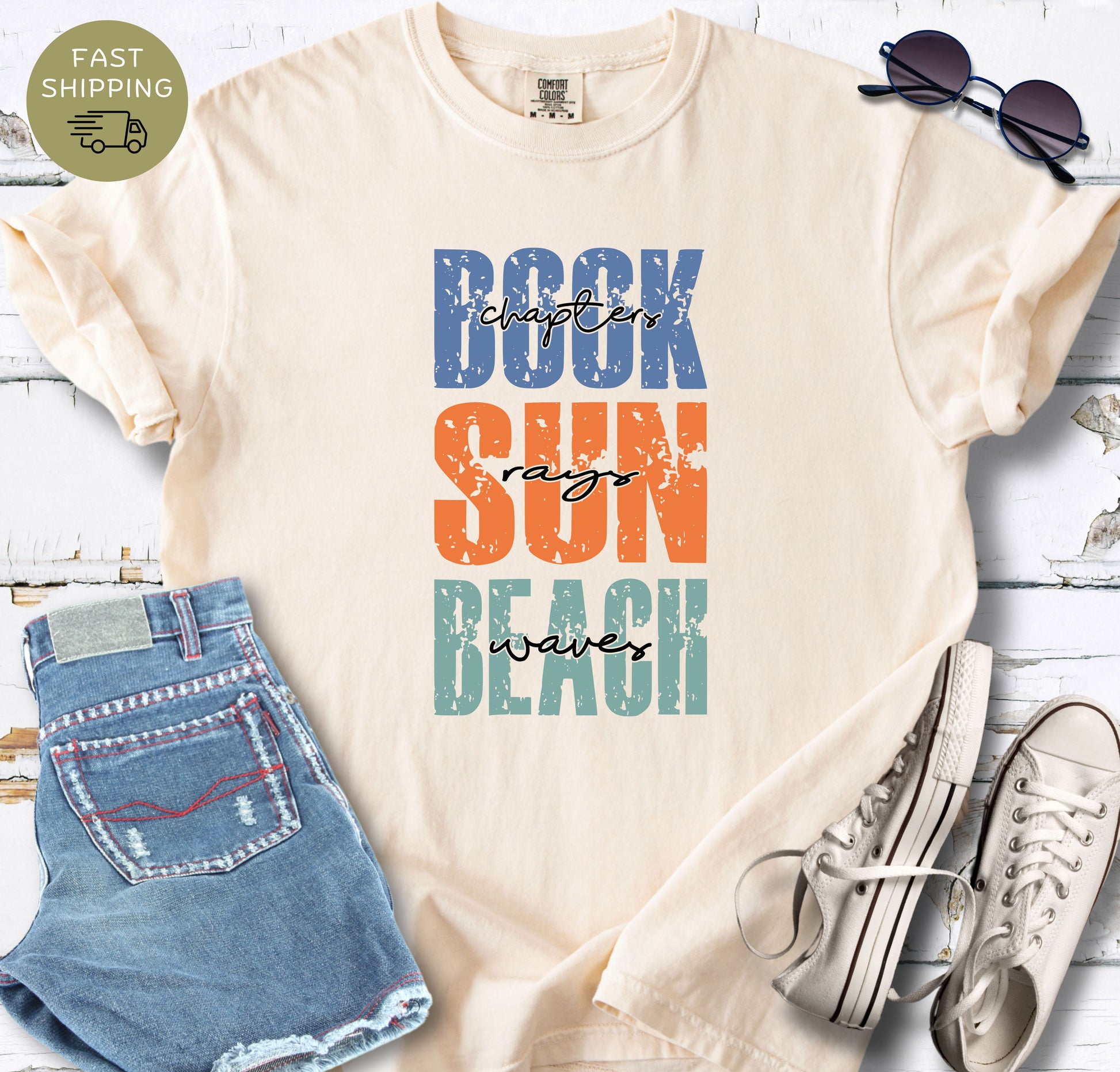 Summer vacation shirt for readers with retro beach text design