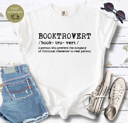 Booktrovert  Definition T-shirt